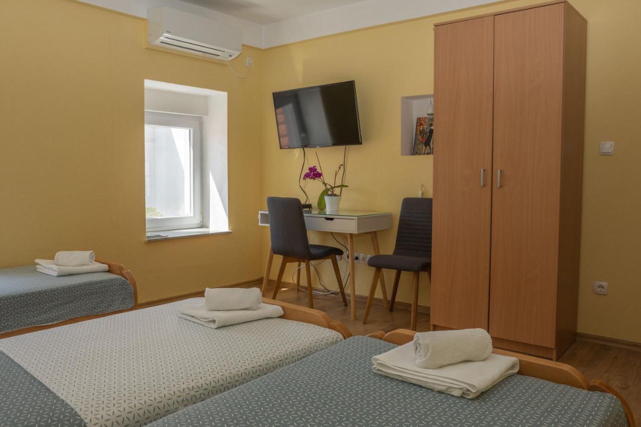 Apartments Uno Μόσταρ Εξωτερικό φωτογραφία